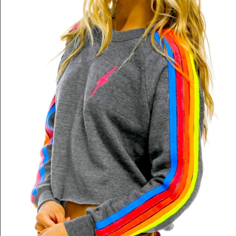 BOLT EMBROIDERY CLASSIC CROPPED CREW SWEATSHIRT - HEATHER // NEON RAINBOW